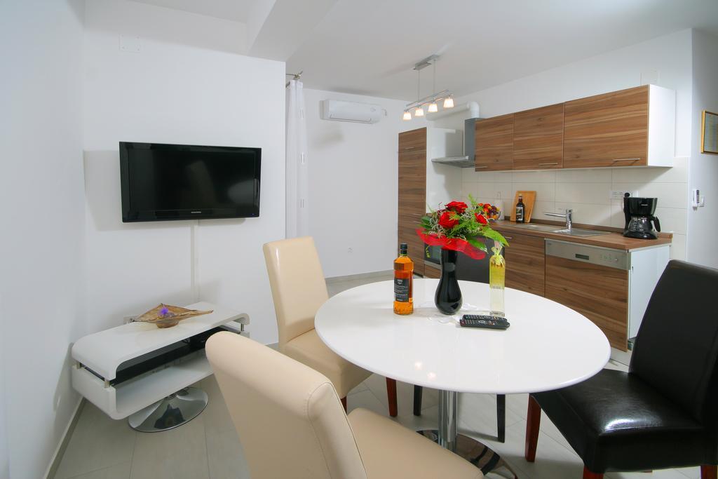 Apartmani Mane Trogir Luaran gambar